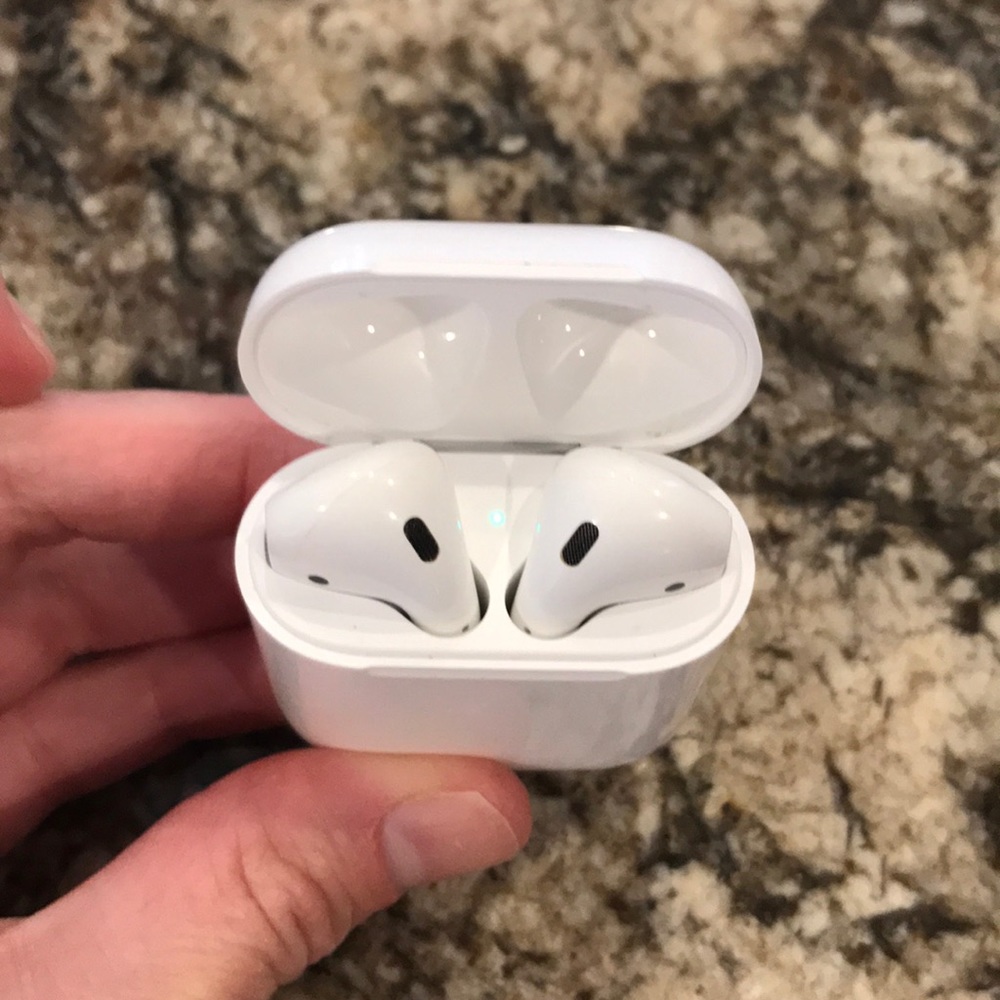 AirPods